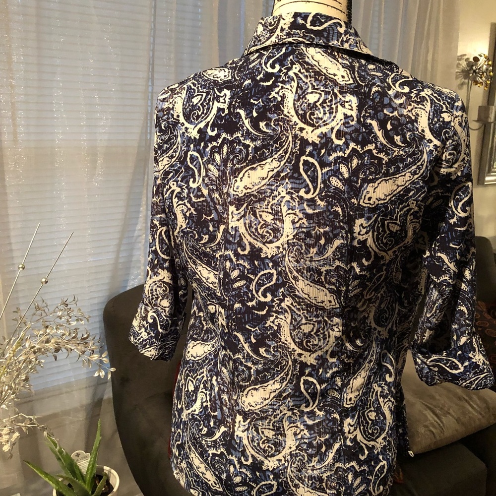 Notations tops women’s button down shirt. - Picture 3 of 6